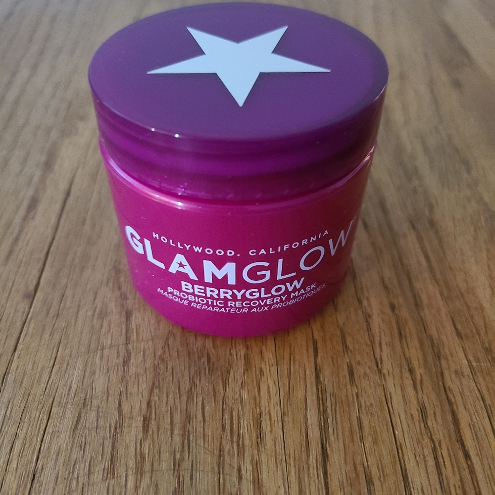 GlamGlow face mask